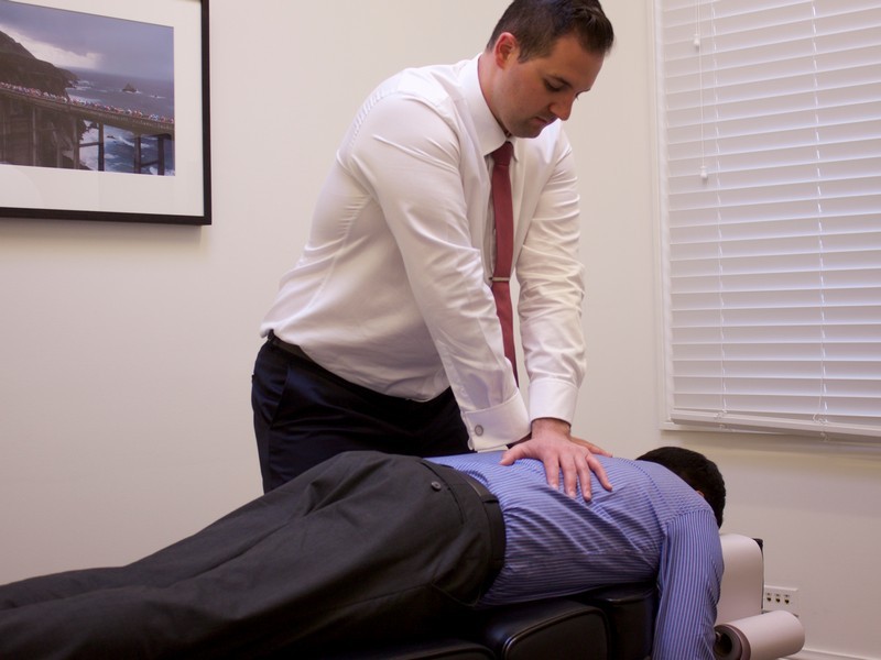 Upper Back Pain Chiropractor Bundall